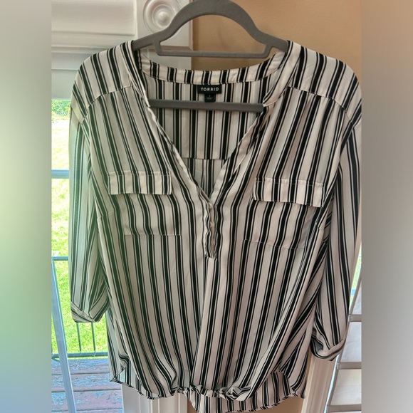 Torrid Striped Black and White Blouse - Picture 1 of 7